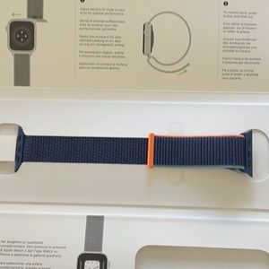 Apple Watch 40mm deep navy sport loop band